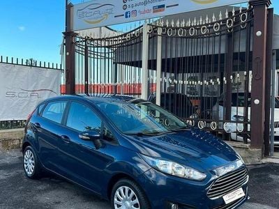 Usata Ford Fiesta Titanium 97 CV (71 kW) 2014 Blu Utilitaria
