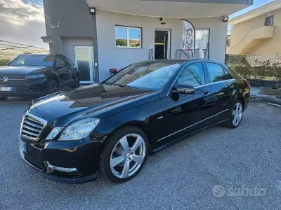 Gebraucht Mercedes E250 Avantgarde 204 PS (150 kW) 2012 Schwarz Limousine