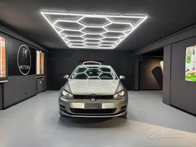 Second-hand VW Golf VII Comfortline 105 CP (77 kW) 2014 Gri Berlinǎ