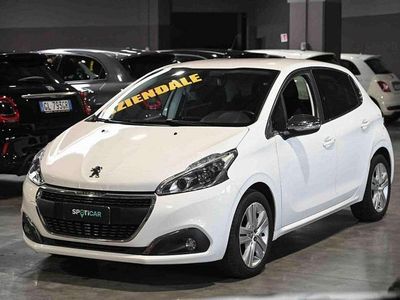 Begagnad Peugeot 208 Business-Line 110 HK (80 kW) 2019 Vit Halvkombi