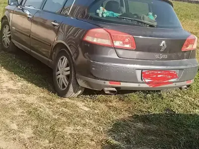 Usata Renault Vel Satis 140 CV (102 kW) 2005 Grigio Utilitaria