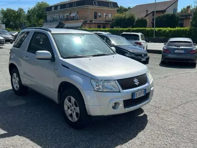 Usata Suzuki Grand Vitara 129 CV (94 kW) 2006 Argento SUV
