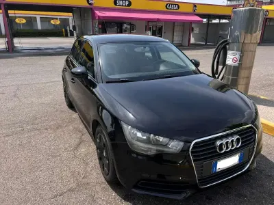 Usata Audi A1 Sportback 86 CV (63 kW) 2012 Nero Utilitaria