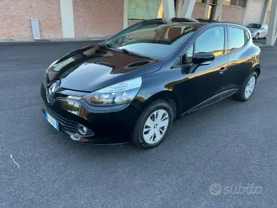 Usata Renault Clio IV Life 75 CV (55 kW) 2015 Nero Berlina