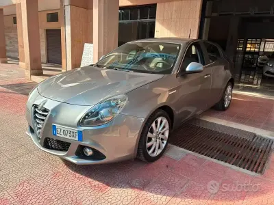 Usata Alfa Romeo Giulietta 105 CV (77 kW) 2015 Grigio Utilitaria