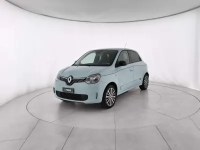 Usata Renault Twingo Techno 30 kW (42 CV) 2023 Blu shopping Utilitaria