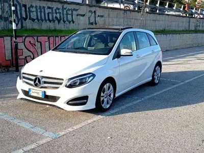Usata Mercedes B180 Premium Plus 109 CV (80 kW) 2018 Bianco Utilitaria
