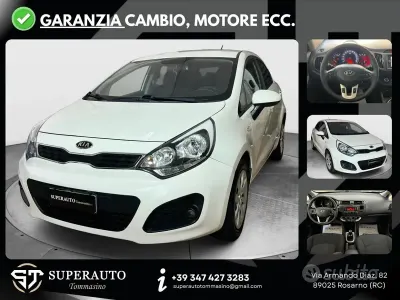 Begagnad Kia Rio EX 90 HK (66 kW) 2012 Svart Sedan