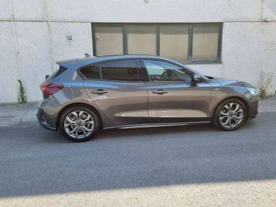 Usata Ford Focus ST-Line X 116 CV (85 kW) 2023 Grigio Berlina