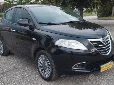 Usata Lancia Ypsilon 69 CV (50 kW) 2011 Nero Utilitaria