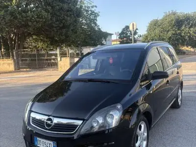 Usata Opel Zafira 120 CV (88 kW) 2006 Monovolume
