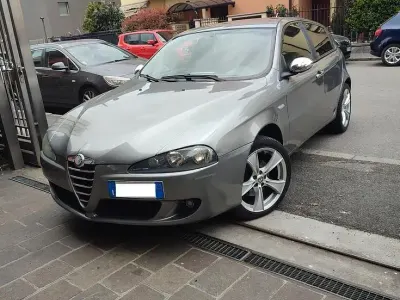 Usata Alfa Romeo 147 150 CV (110 kW) 2006 Grigio Utilitaria
