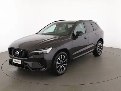 Usado Volvo XC60 Plus 197 HP (144 kW) 2022 Cinzento SUV