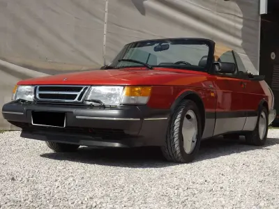 Begagnad Saab 900 Cabriolet Aero 179 HK (131 kW) 1991 Röd Cab