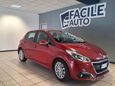 Usata Peugeot 208 Allure 75 CV (55 kW) 2018 Rosso Utilitaria