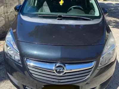 Usata Opel Meriva 101 CV (74 kW) 2015 Monovolume