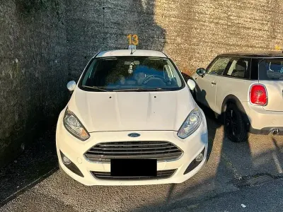 Begagnad Ford Fiesta Titanium 92 HK (67 kW) 2015 Vit Halvkombi