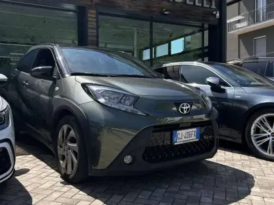 Usata Toyota Aygo X Trend 72 CV (52 kW) 2022 Cardamom green/black SUV
