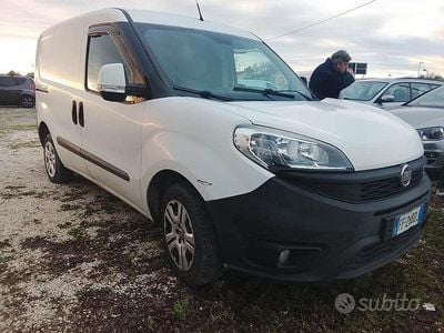 Usata Fiat Doblò 90 CV (66 kW) 2016 Bianco Monovolume