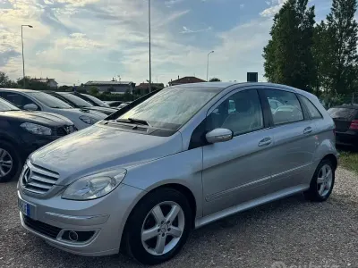 Usata Mercedes B150 Chrome 95 CV (69 kW) 2006 Grigio Monovolume
