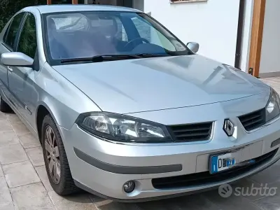 Usata Renault Laguna II 111 CV (81 kW) 2006 Grigio Berlina