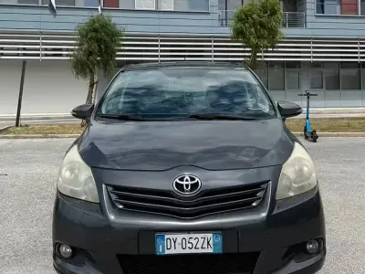 Usata Toyota Verso Sol 126 CV (92 kW) 2009 Grigio Monovolume