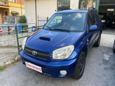 Usata Toyota RAV4 Sol 116 CV (85 kW) 2004 Blu/azzurro SUV