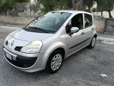 Usata Renault Modus Dynamique 75 CV (55 kW) 2009 Monovolume