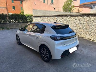 Usata Peugeot 208 Active 75 CV (55 kW) 2022 Bianco Utilitaria