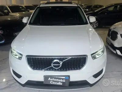 Usata Volvo XC40 Momentum 150 CV (110 kW) 2020 Bianco SUV
