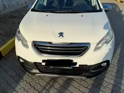Usata Peugeot 2008 115 CV (84 kW) 2015 Bianco SUV