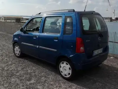 Usata Opel Agila 75 CV (55 kW) 2003 Bluazzurro Monovolume