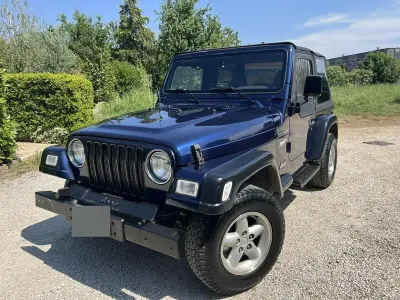 Usata Jeep Wrangler Sport 118 CV (86 kW) 1997 Blu SUV