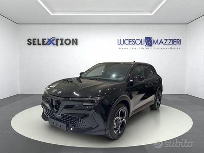 Nuova Alfa Romeo Junior Edizione Speciale 136 CV (100 kW) 2025 Nero SUV