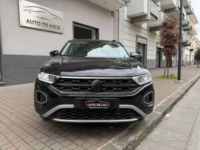 Usata VW T-Roc Life 150 CV (110 kW) 2024 Nero SUV