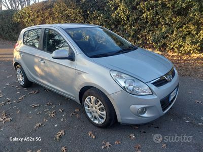 usata Hyundai i20 1.2 benz solo 60.000km ok neopatentati