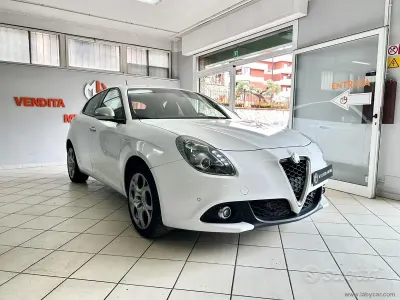 Usata Alfa Romeo Giulietta Business 120 CV (88 kW) 2019 Bianco Utilitaria