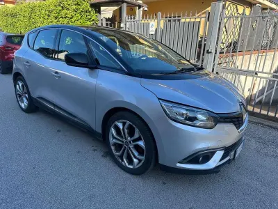Usata Renault Scénic IV 110 CV (80 kW) 2019 Grigio Monovolume