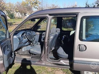 Usata Renault Kangoo 75 CV (55 kW) 2001 Monovolume