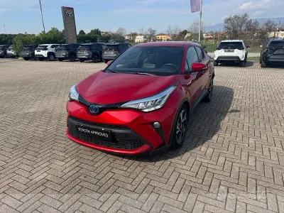 Usata Toyota C-HR Trend 122 CV (89 kW) 2023 Rosso SUV