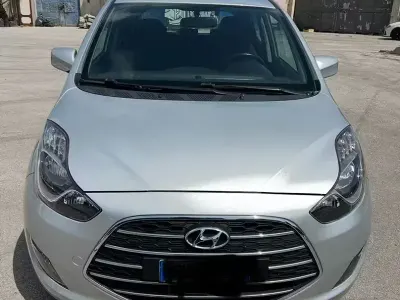 Usata Hyundai ix20 Xpossible 90 CV (66 kW) 2017 Grigio Utilitaria