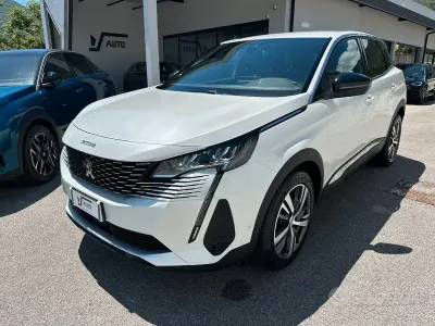 Usata Peugeot 3008 Allure 131 CV (96 kW) 2023 Bianco SUV