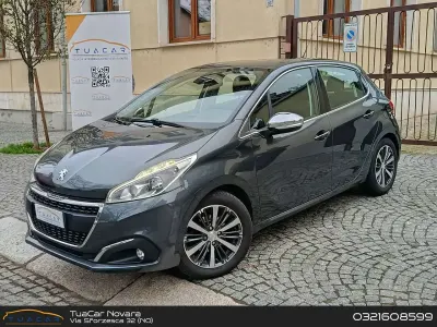 Usata Peugeot 208 Allure 82 CV (60 kW) 2017 Grigio Utilitaria