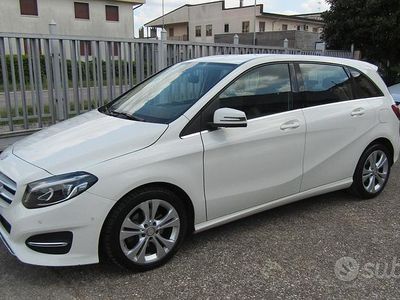Usata Mercedes B200 136 CV (100 kW) 2015 Bianco Monovolume