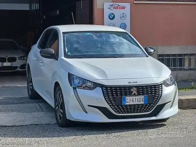 Usata Peugeot 208 Allure 101 CV (74 kW) 2022 Bianco Utilitaria