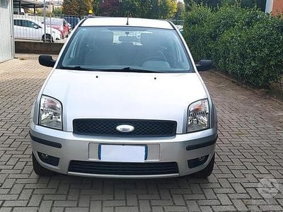 Usata Ford Fusion 68 CV (50 kW) 2003 Grigio Berlina