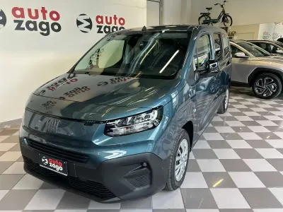Nuova Fiat Doblò 131 CV (96 kW) 2025 Blu volare Monovolume