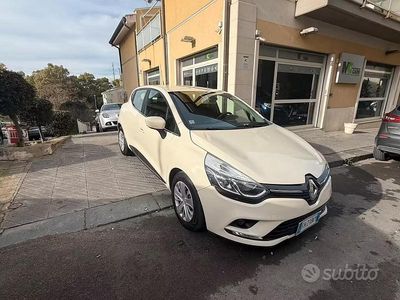 Usata Renault Clio IV Life 75 CV (55 kW) 2017 Beige Berlina