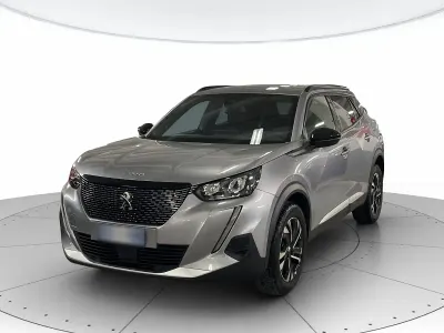Usata Peugeot 2008 Allure 131 CV (96 kW) 2022 Gris artense SUV