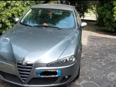 Usata Alfa Romeo 147 120 CV (88 kW) 2006 Grigio Utilitaria